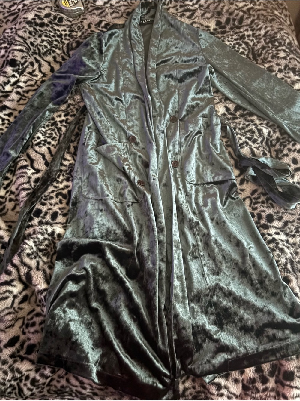 Shawl-Collar Velvet Long Robe in Emerald Green